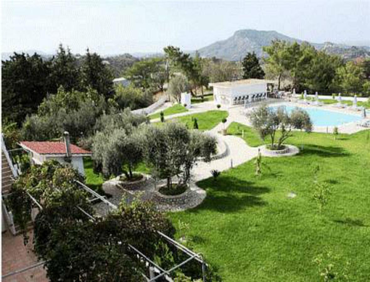 Helena Christina Aparthotel Asgourou Exterior photo